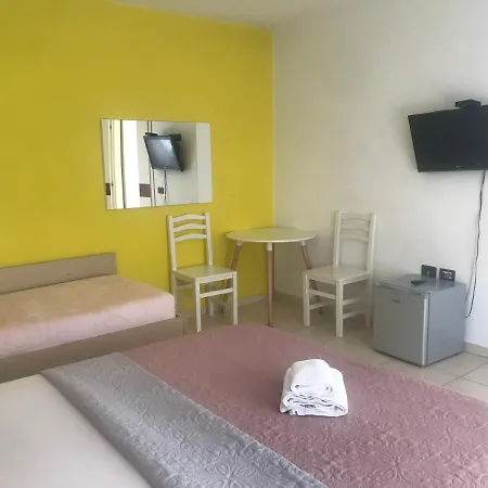 Orange Hotell Tirana